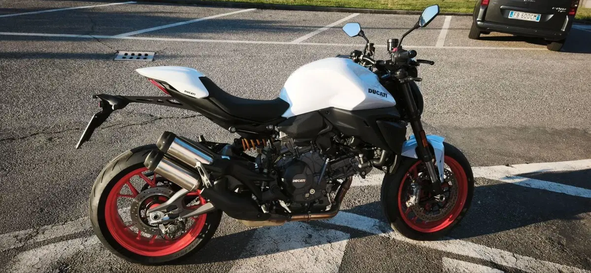 Ducati Monster 890 + (2026) (2)