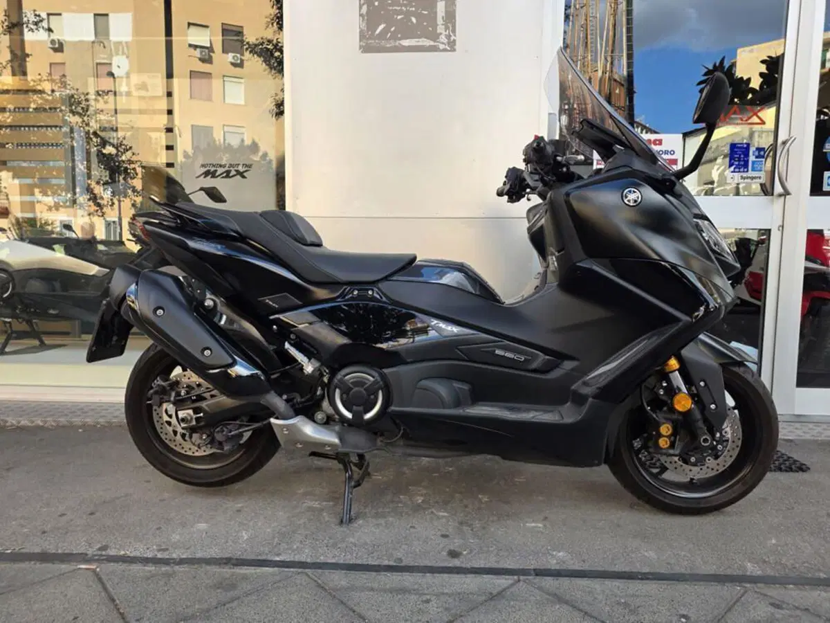 Yamaha T-Max 560 (2022 - 24) (2)