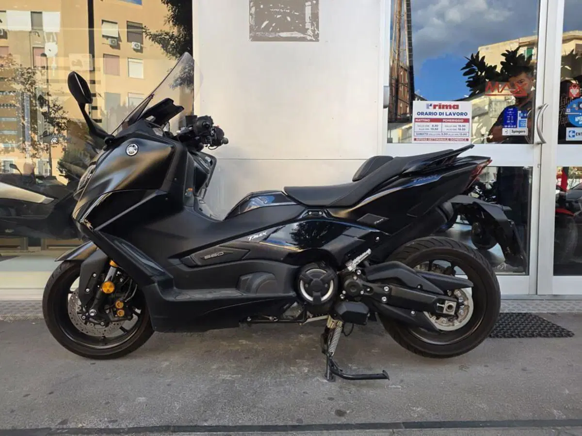 Yamaha T-Max 560 (2022 - 24) (7)