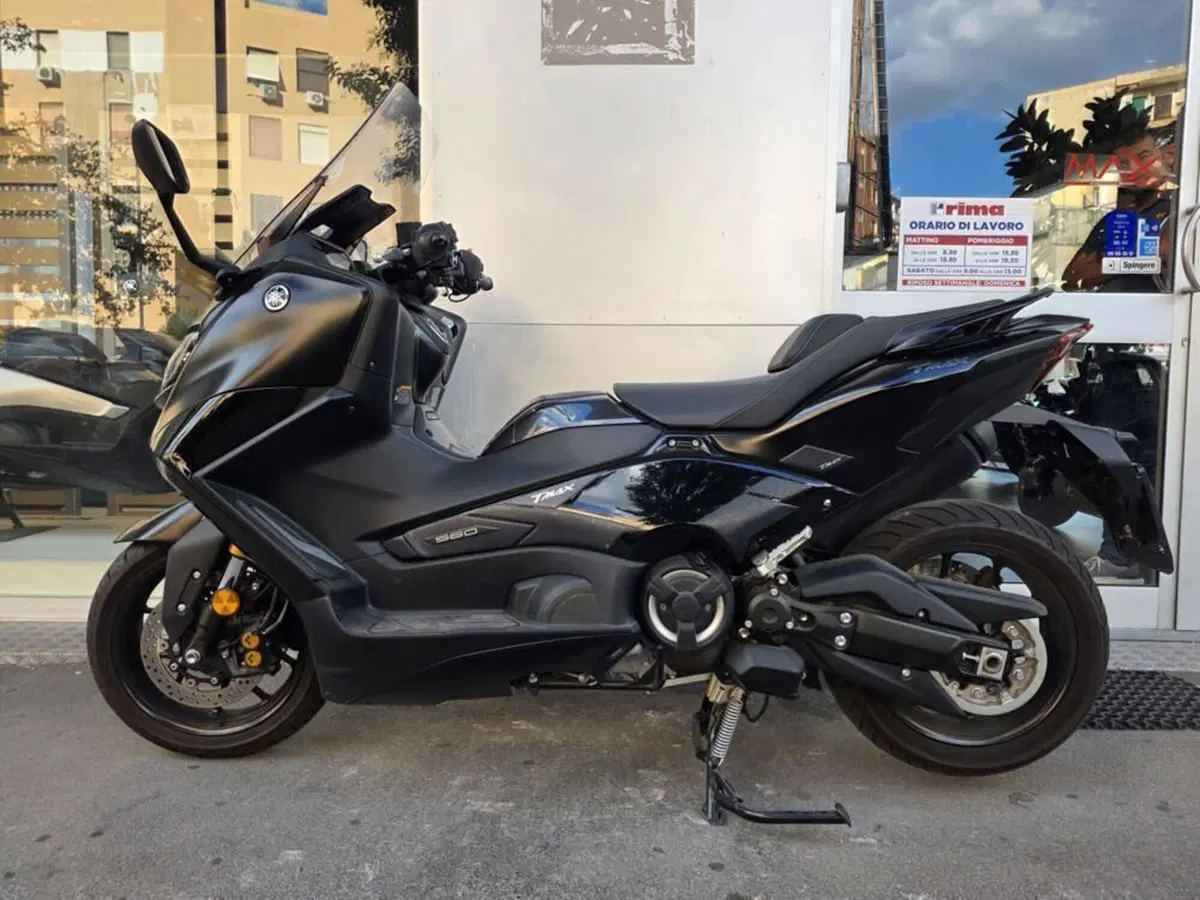 Yamaha T-Max 560 (2022 - 24) (6)