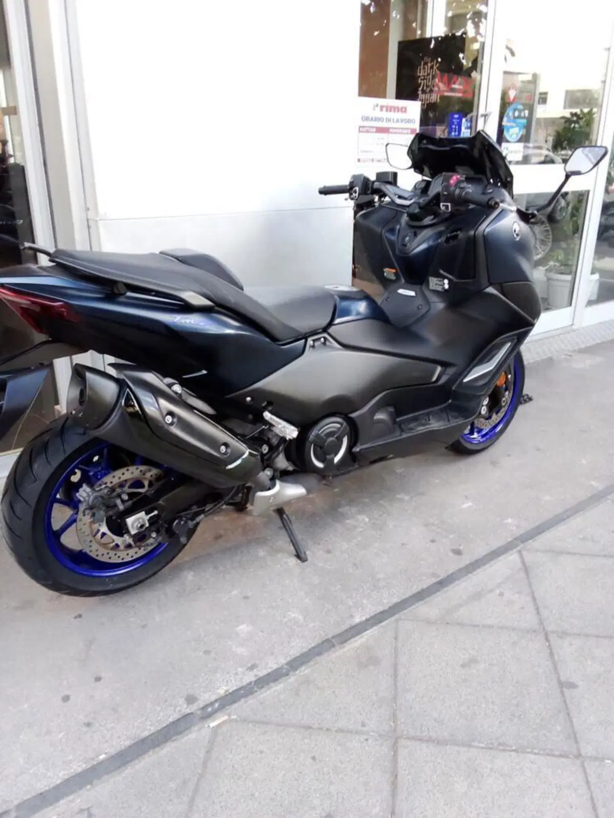 Yamaha T-Max 560 (2022 - 24) (5)