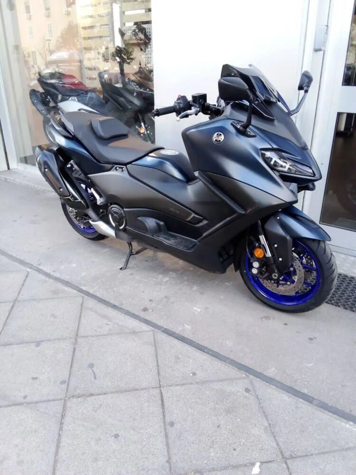 Yamaha T-Max 560 (2022 - 24) (7)
