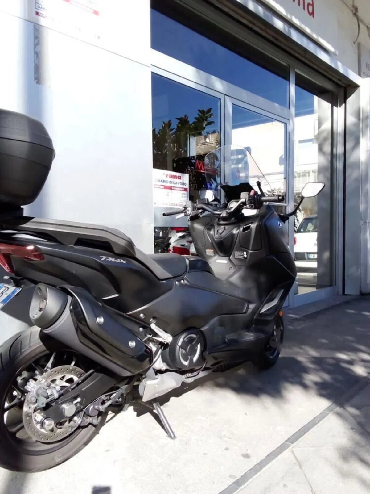 Yamaha T-Max 560 (2022 - 24) (2)