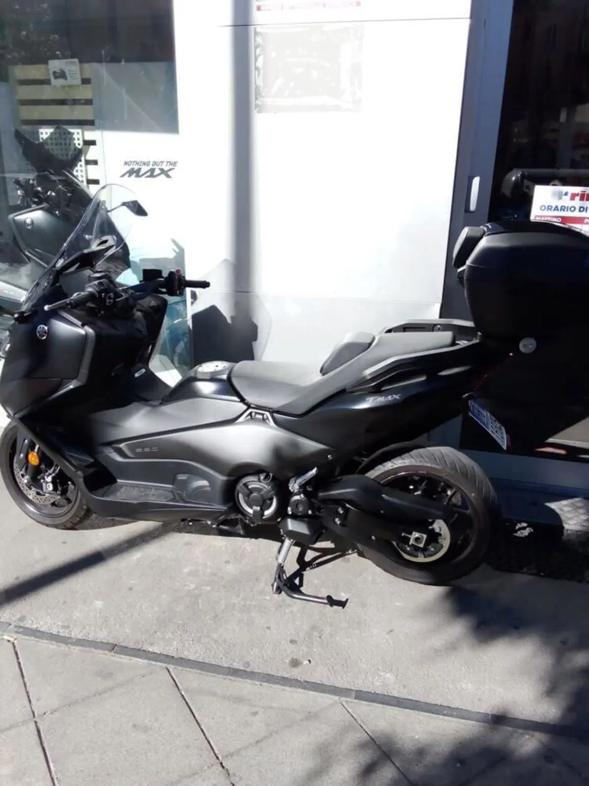 Yamaha T-Max 560 (2022 - 24) (6)