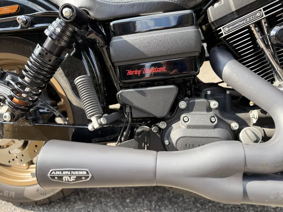 Harley-Davidson 1800 Low Rider S (2016 - 17) - FXDLS (8)