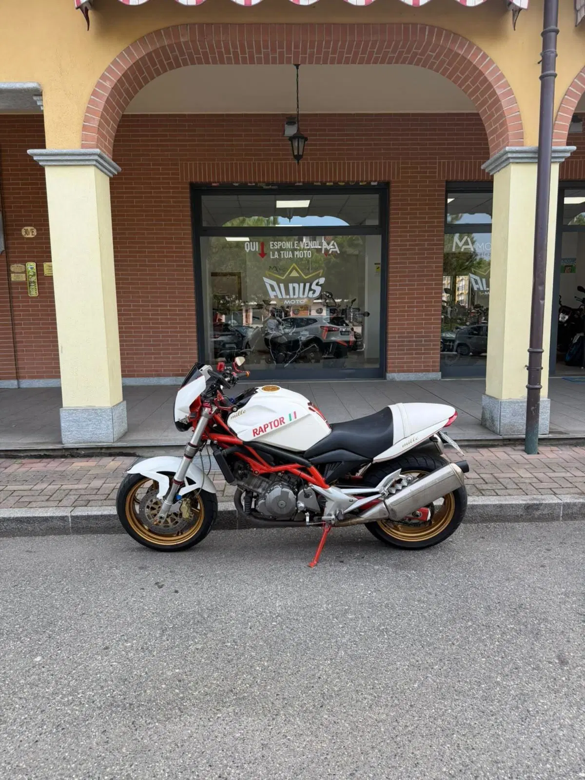 Cagiva Raptor 1000 (2000 - 05)