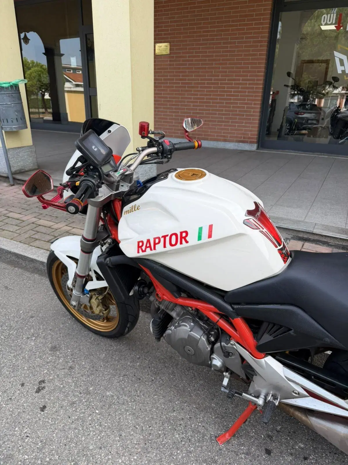 Cagiva Raptor 1000 (2000 - 05) (4)