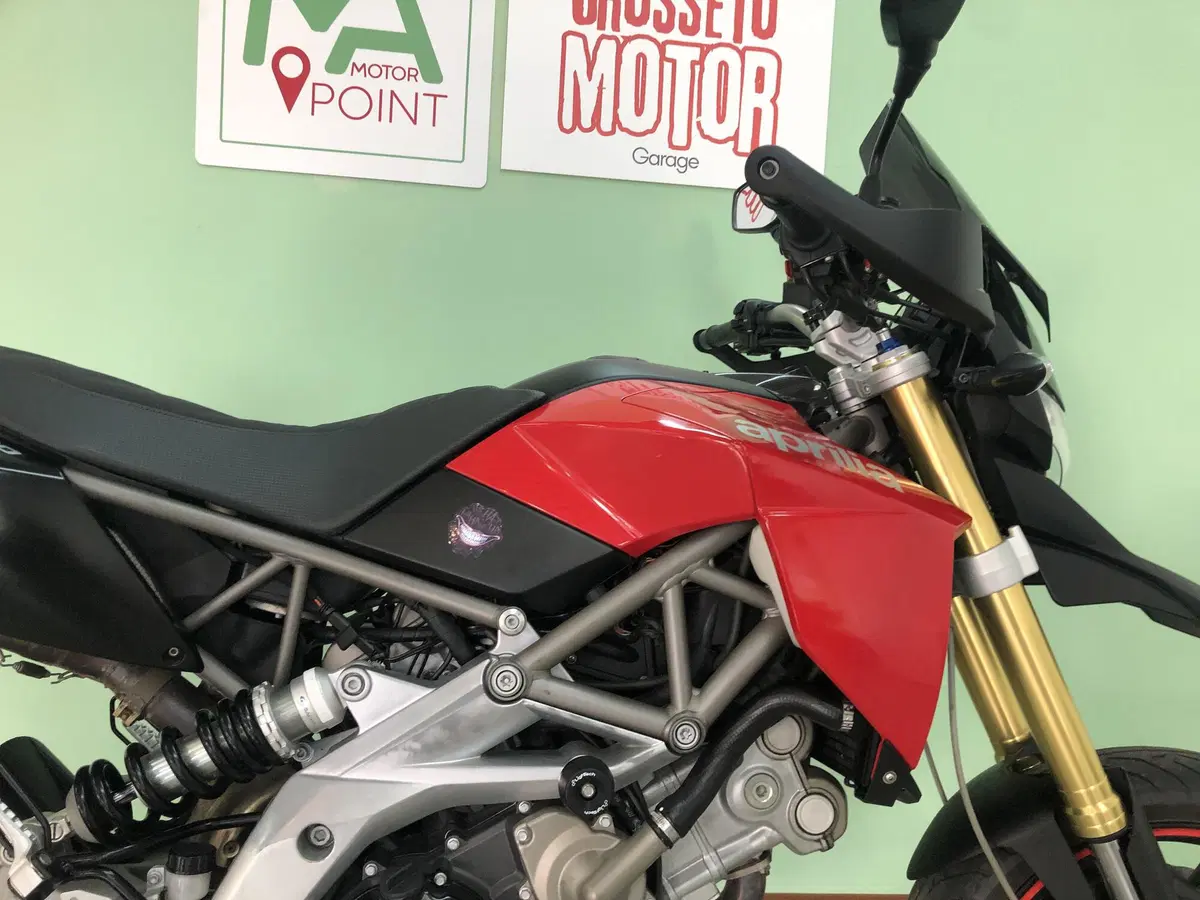 Aprilia Dorsoduro 750 (2009 - 14) (2)