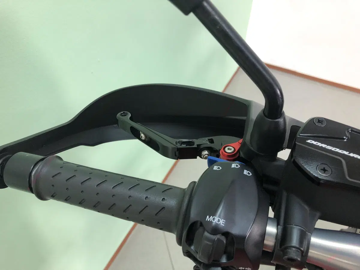 Aprilia Dorsoduro 750 (2009 - 14) (9)