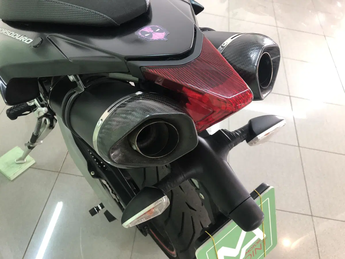 Aprilia Dorsoduro 750 (2009 - 14) (13)