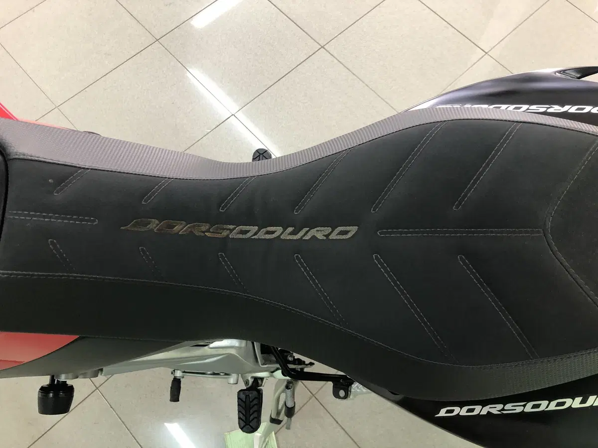 Aprilia Dorsoduro 750 (2009 - 14) (15)