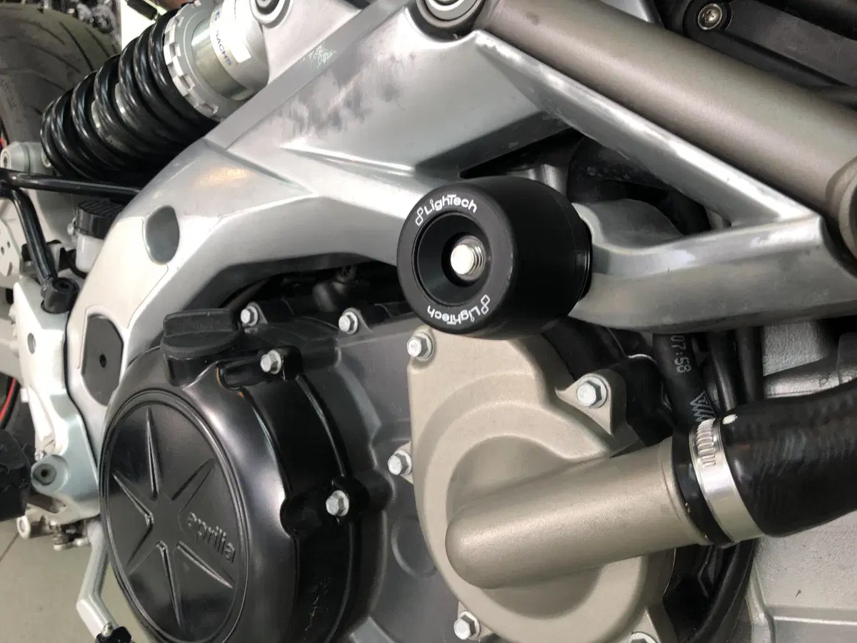 Aprilia Dorsoduro 750 (2009 - 14) (18)