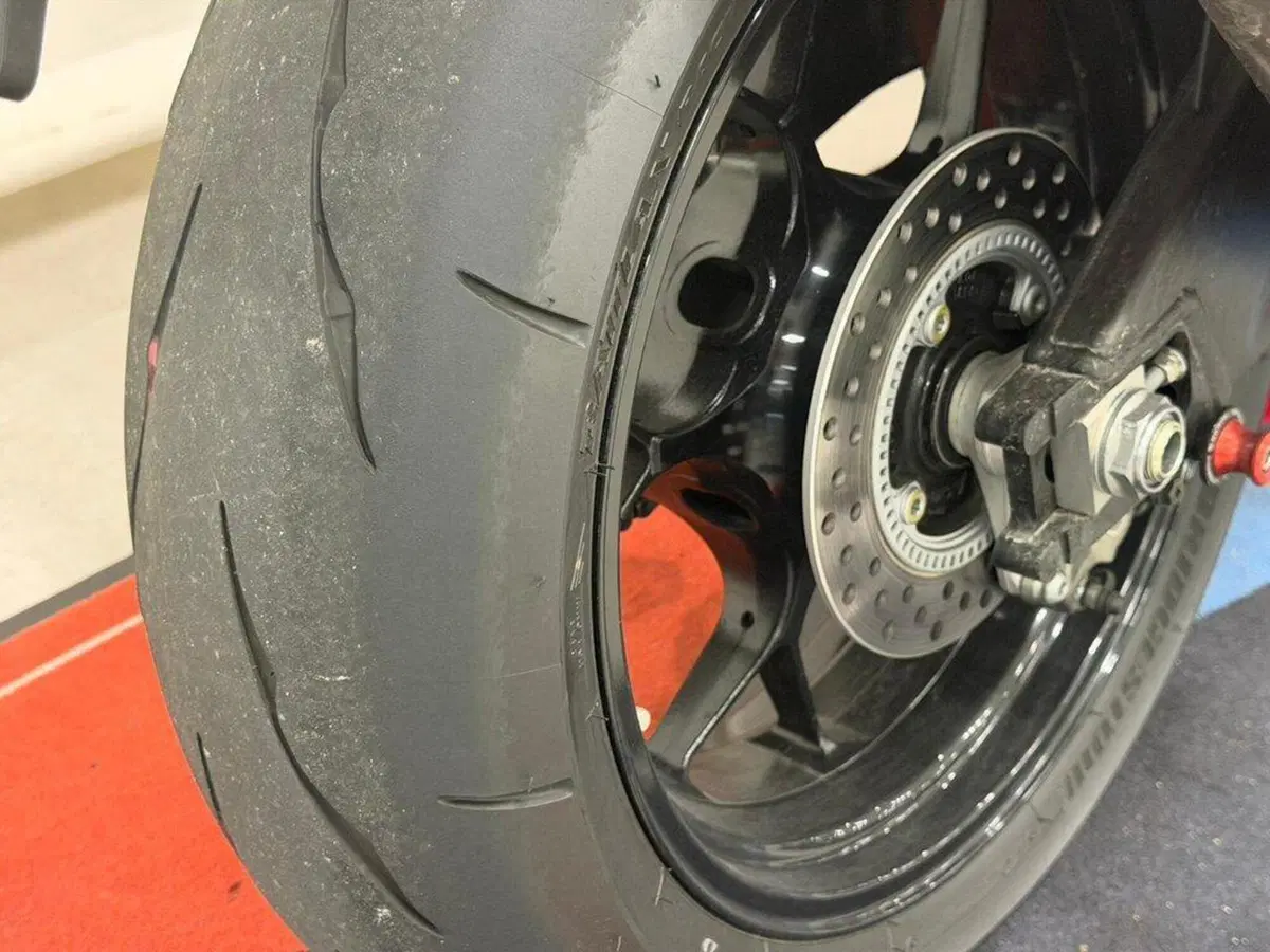 Honda CBR 1000 RR-R Fireblade SP (2024 - 26) (11)