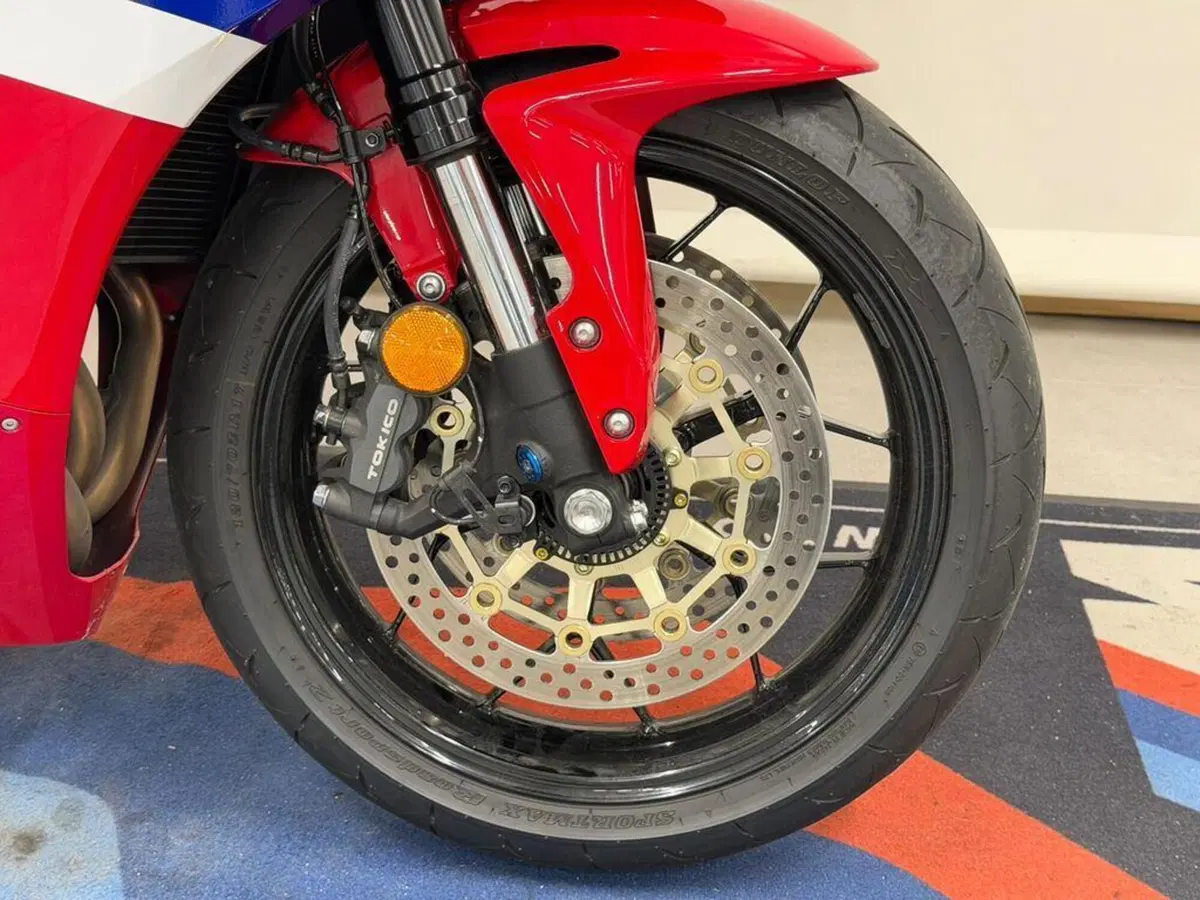 Honda CBR 600 RR (2024 - 26) (10)