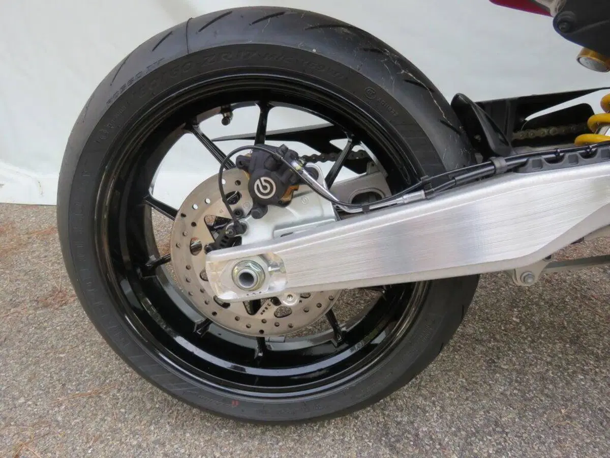 Ducati Hypermotard 698 Mono (2024 - 26) (12)