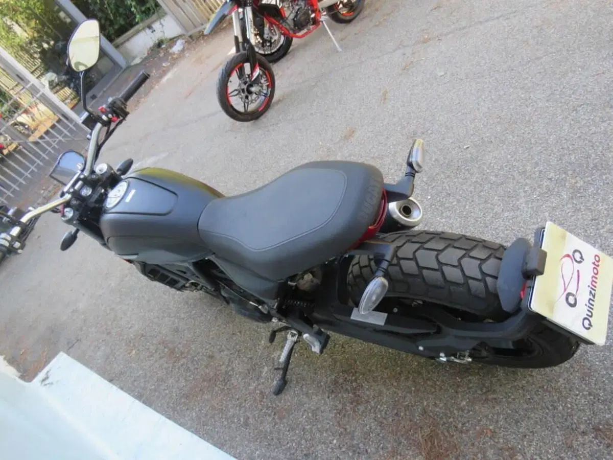 Ducati Scrambler 800 Icon Dark (2025 - 26) (5)