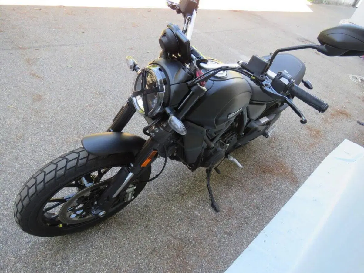 Ducati Scrambler 800 Icon Dark (2025 - 26) (6)