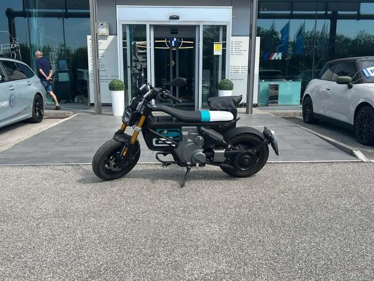 Bmw CE 02 (2024 - 26) (4)