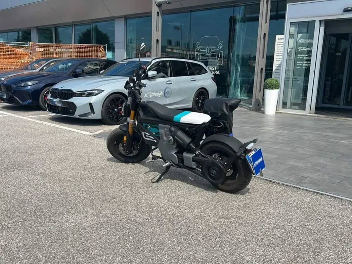 Bmw CE 02 (2024 - 26) (5)