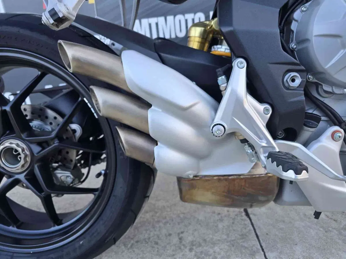 MV Agusta Rivale 800 EAS ABS (2013 - 17) (6)
