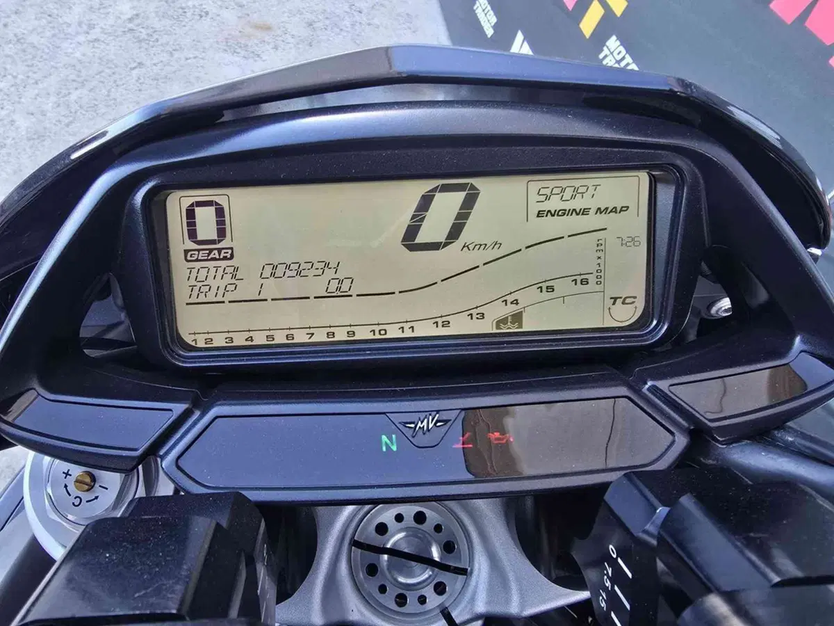 MV Agusta Rivale 800 EAS ABS (2013 - 17) (11)