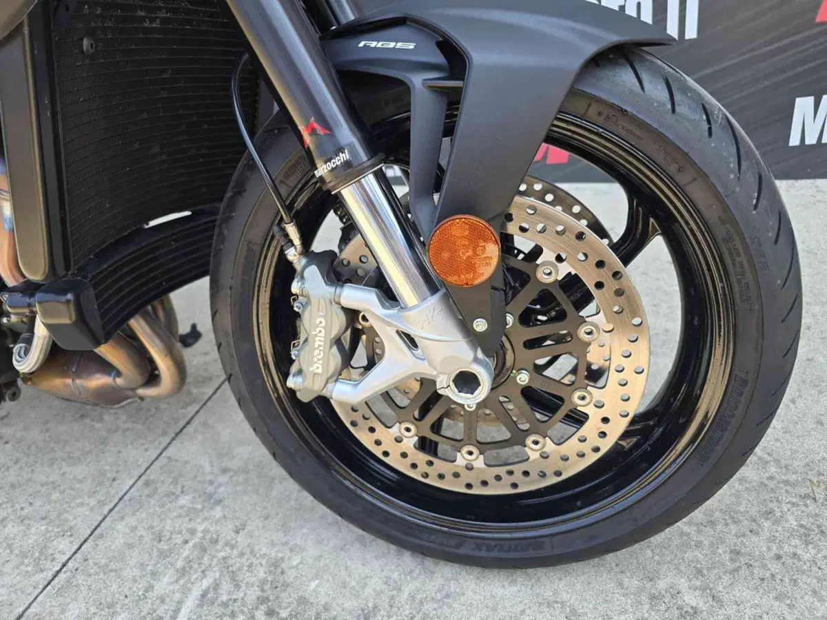 MV Agusta Brutale 800 Rosso (2021 - 23) (4)