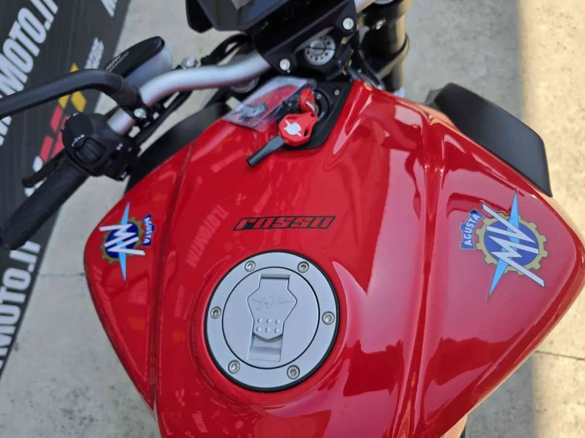 MV Agusta Brutale 800 Rosso (2021 - 23) (15)