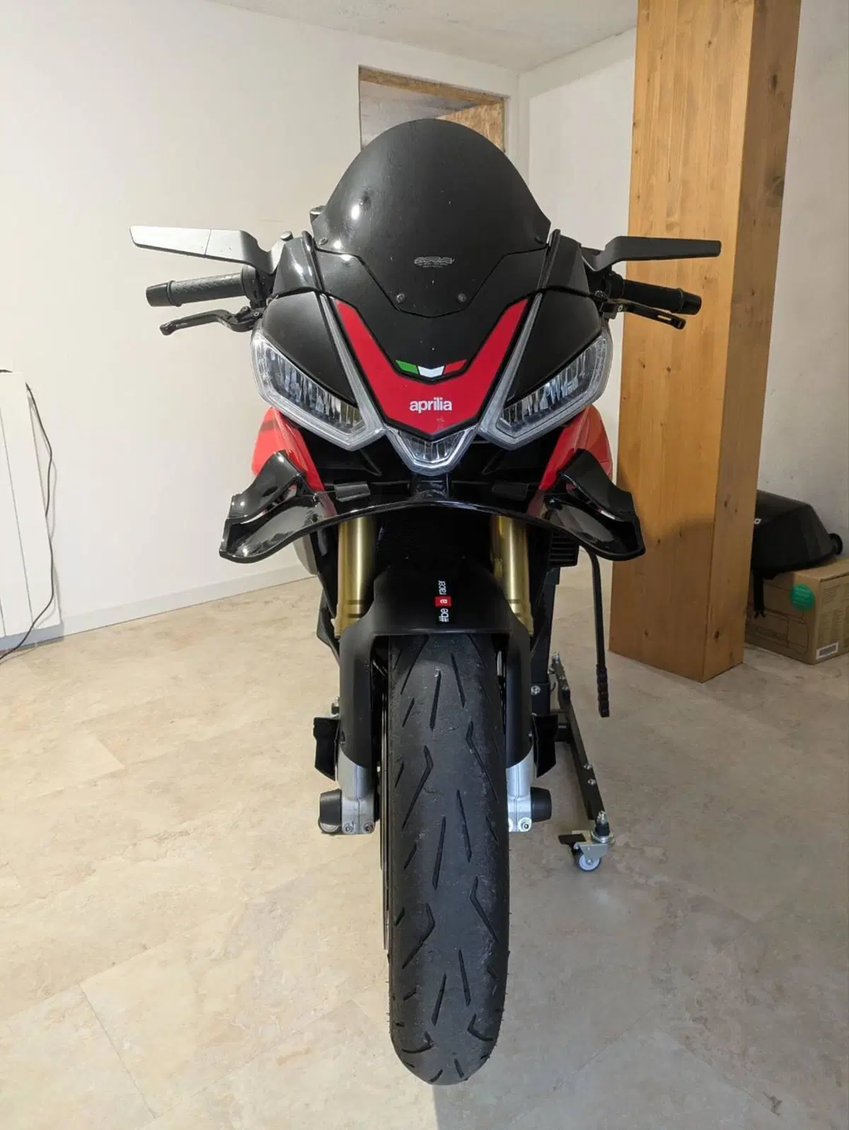 Aprilia Tuono V4 (2021 - 24) (3)