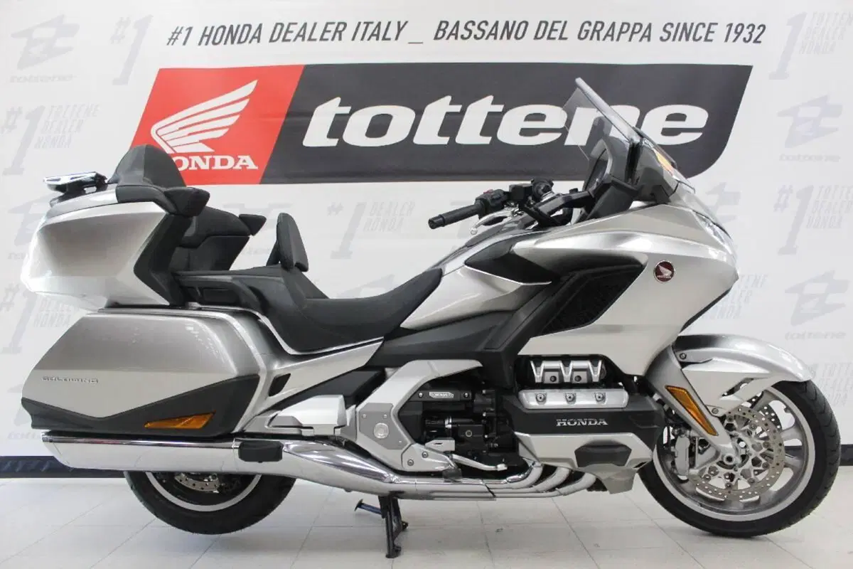 Honda GL 1800 Gold Wing Tour DCT & Airbag (2022 - 24)