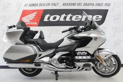 Honda GL 1800 Gold Wing Tour DCT & Airbag (2022 - 24) usata