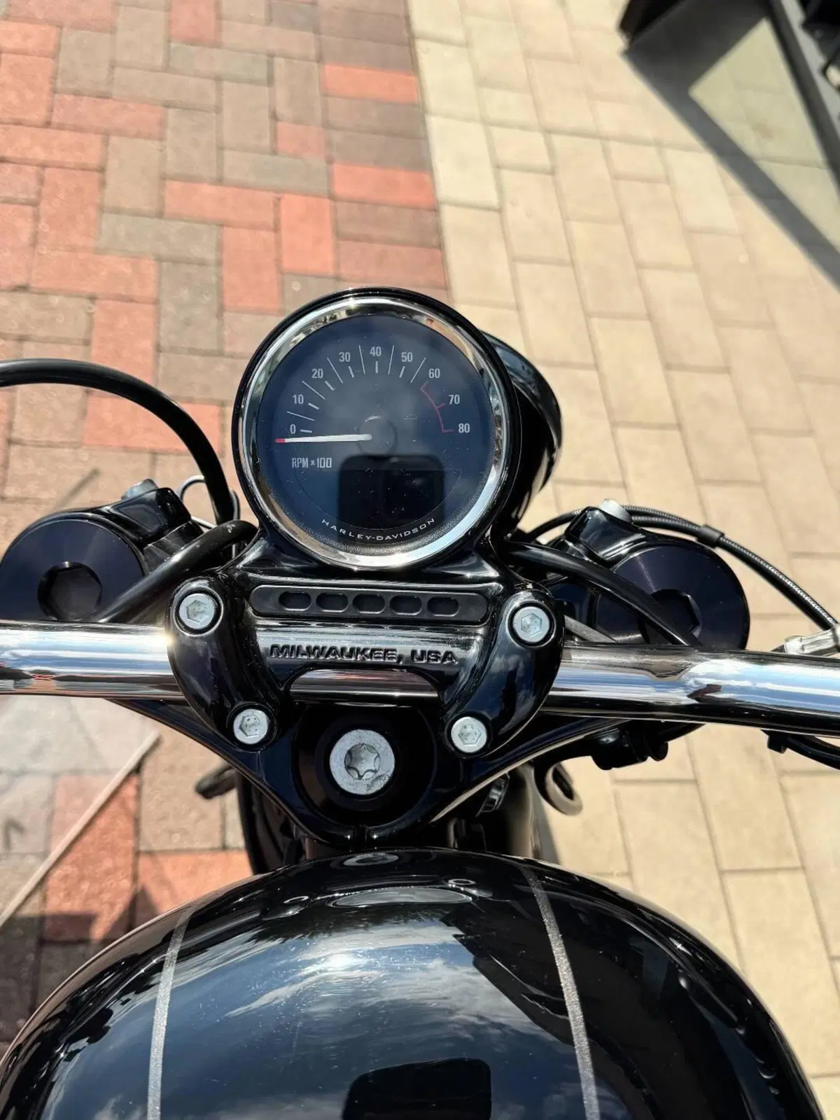 Harley-Davidson XL 1200 CX Roadster (2016 - 18) (4)