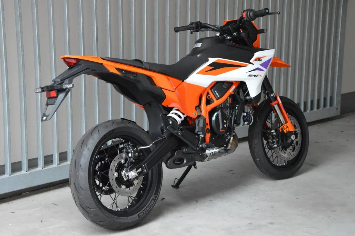 KTM 390 SMC R (2025 - 26) (3)