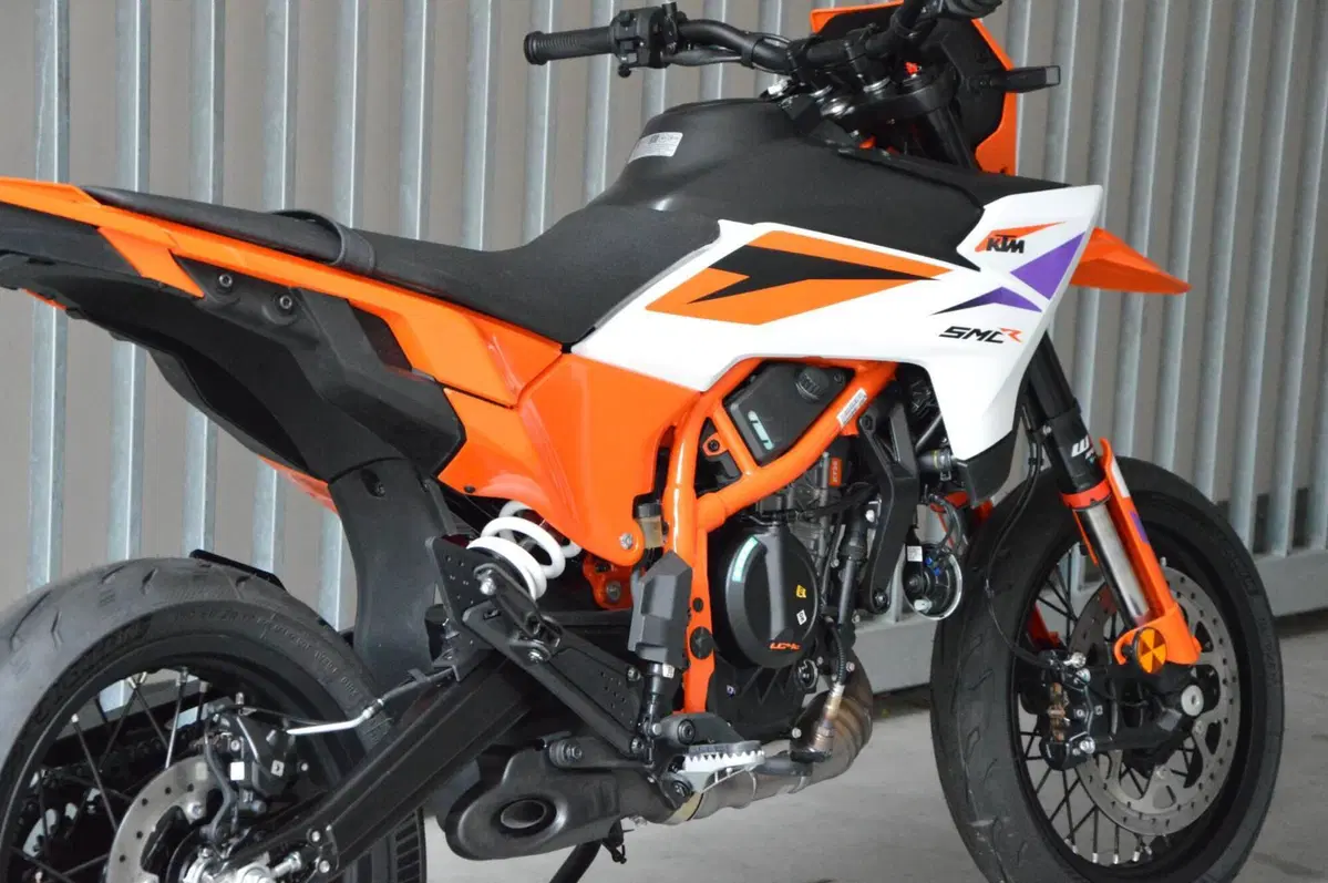 KTM 390 SMC R (2025 - 26) (4)