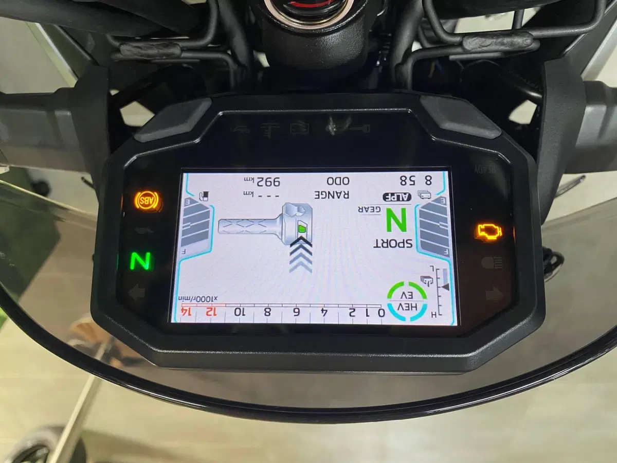 Kawasaki Z7 Hybrid (2024 - 26) (4)