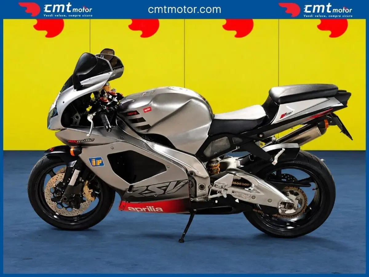 Aprilia RSV 1000 (2002) (3)