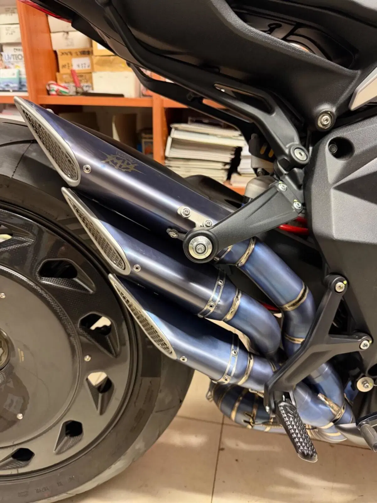 MV Agusta Dragster 800 RR Ottantesimo (2025 - 26) (5)