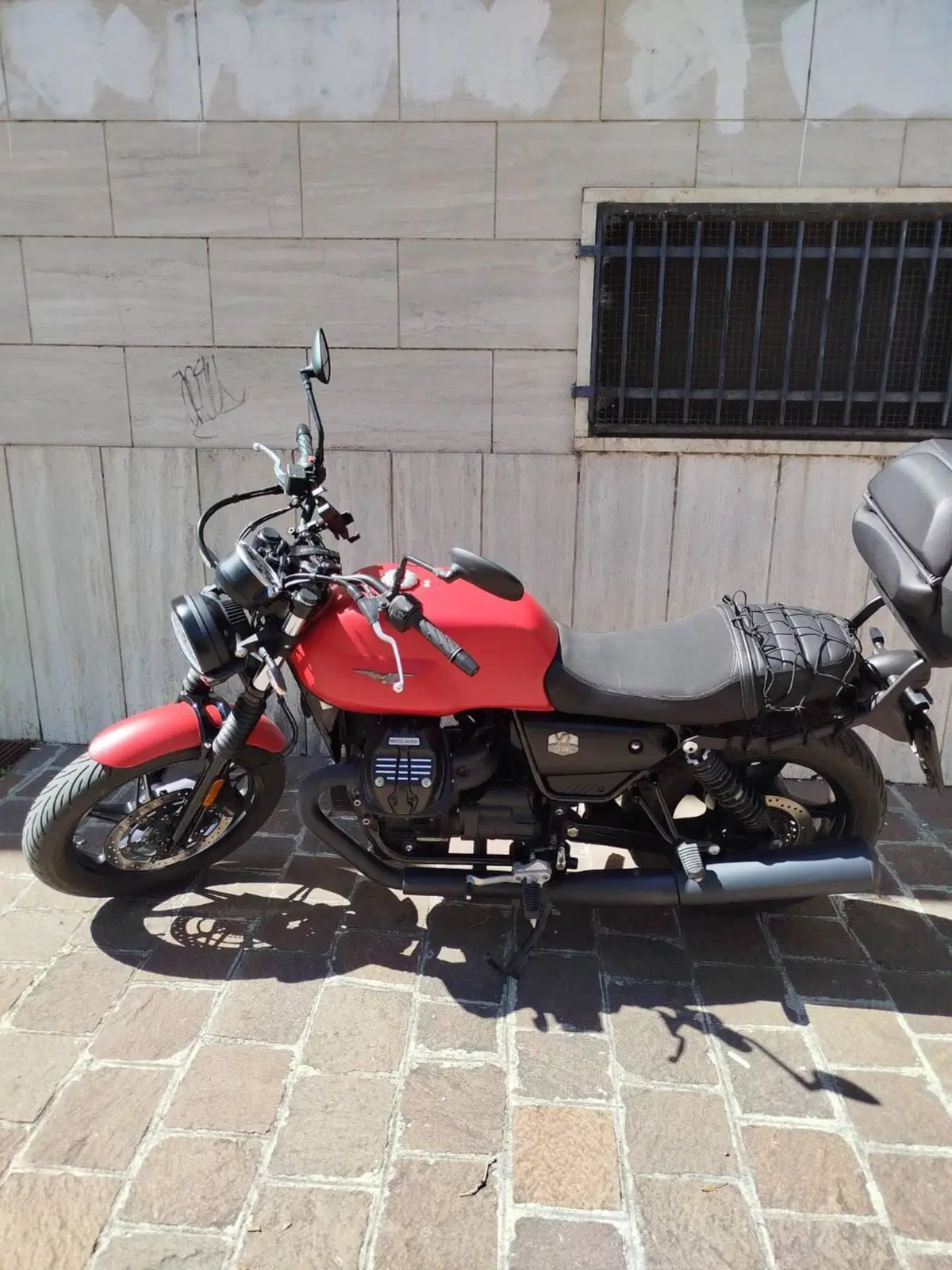 Moto Guzzi V7 Stone (2021 - 24) (7)