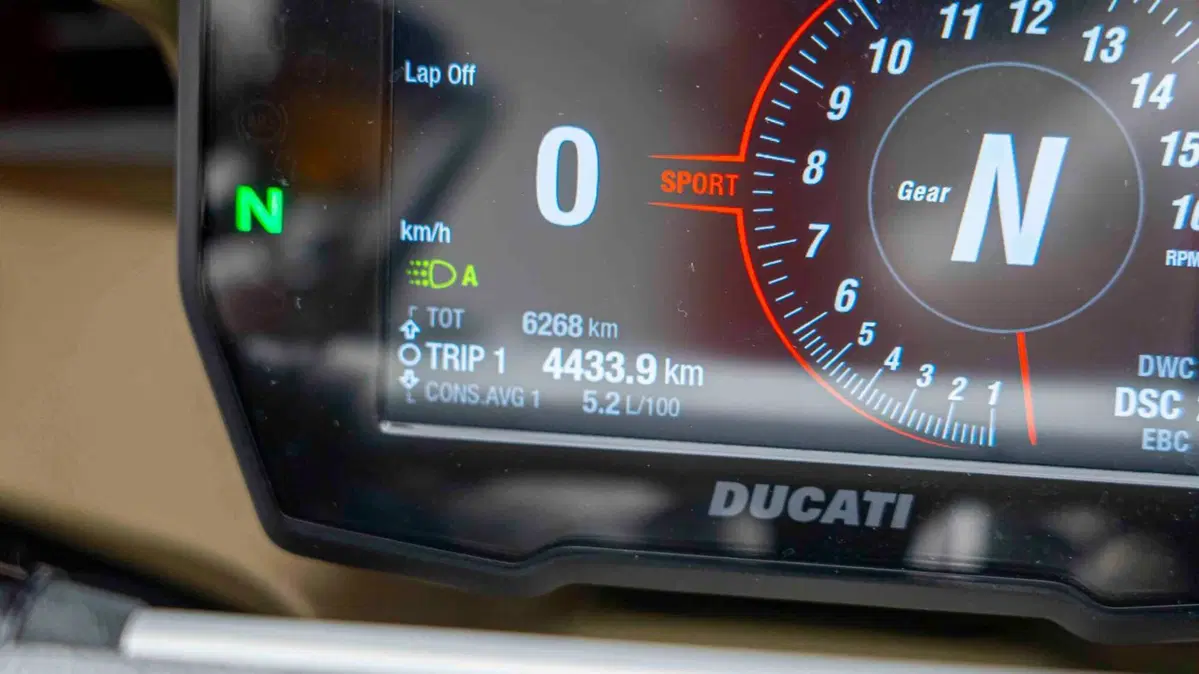 Ducati Panigale V4 S 1100 (2021) (20)