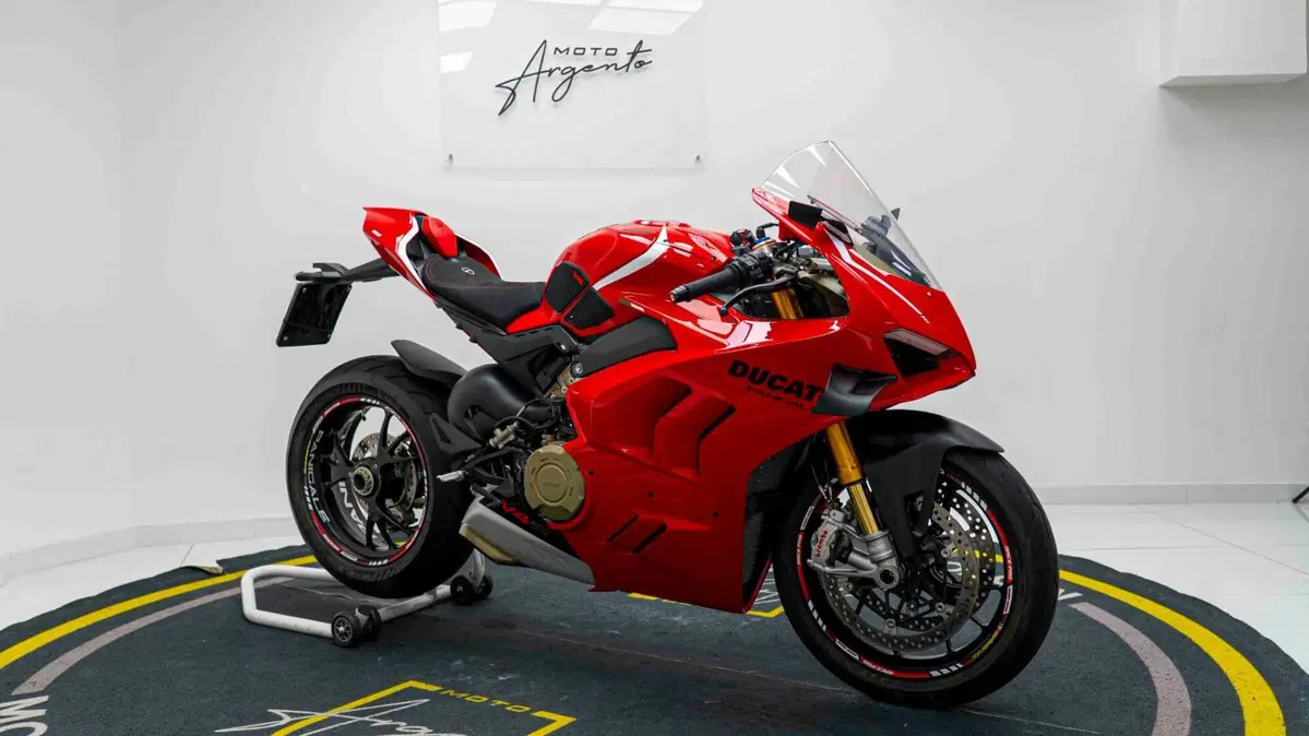 Ducati Panigale V4 S 1100 (2021) (3)