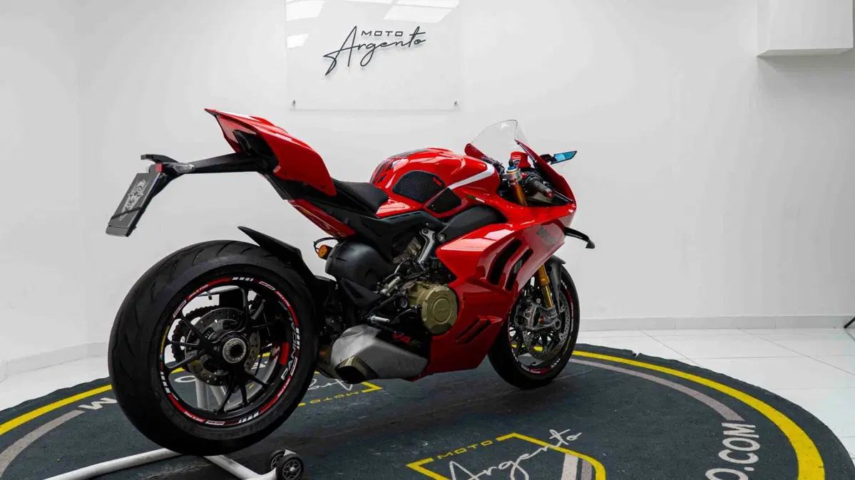 Ducati Panigale V4 S 1100 (2021) (5)