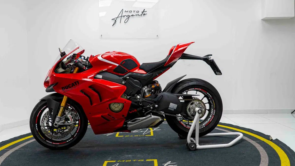 Ducati Panigale V4 S 1100 (2021) (8)