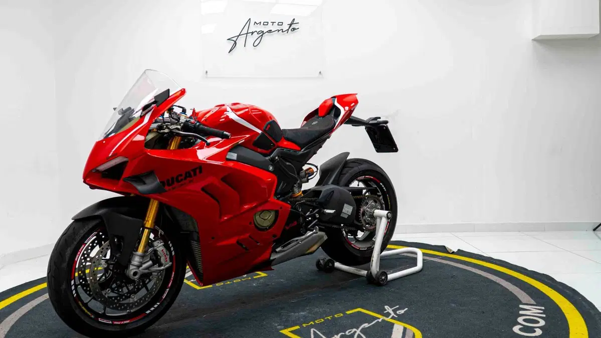 Ducati Panigale V4 S 1100 (2021) (9)