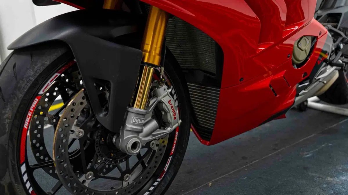 Ducati Panigale V4 S 1100 (2021) (14)
