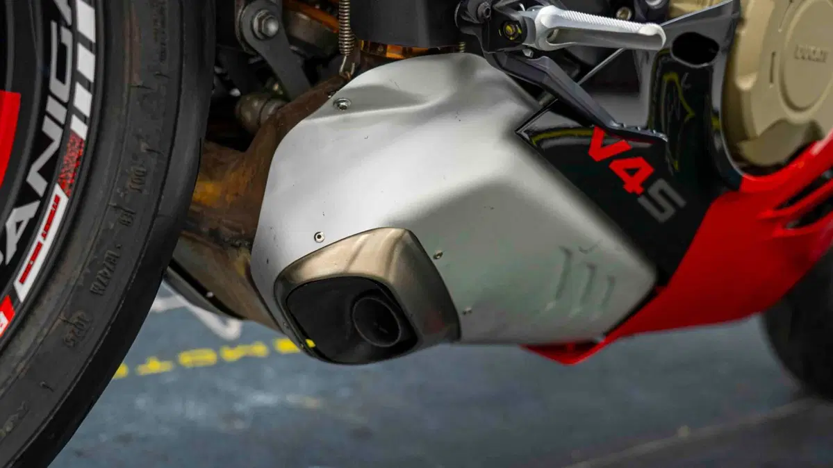 Ducati Panigale V4 S 1100 (2021) (19)