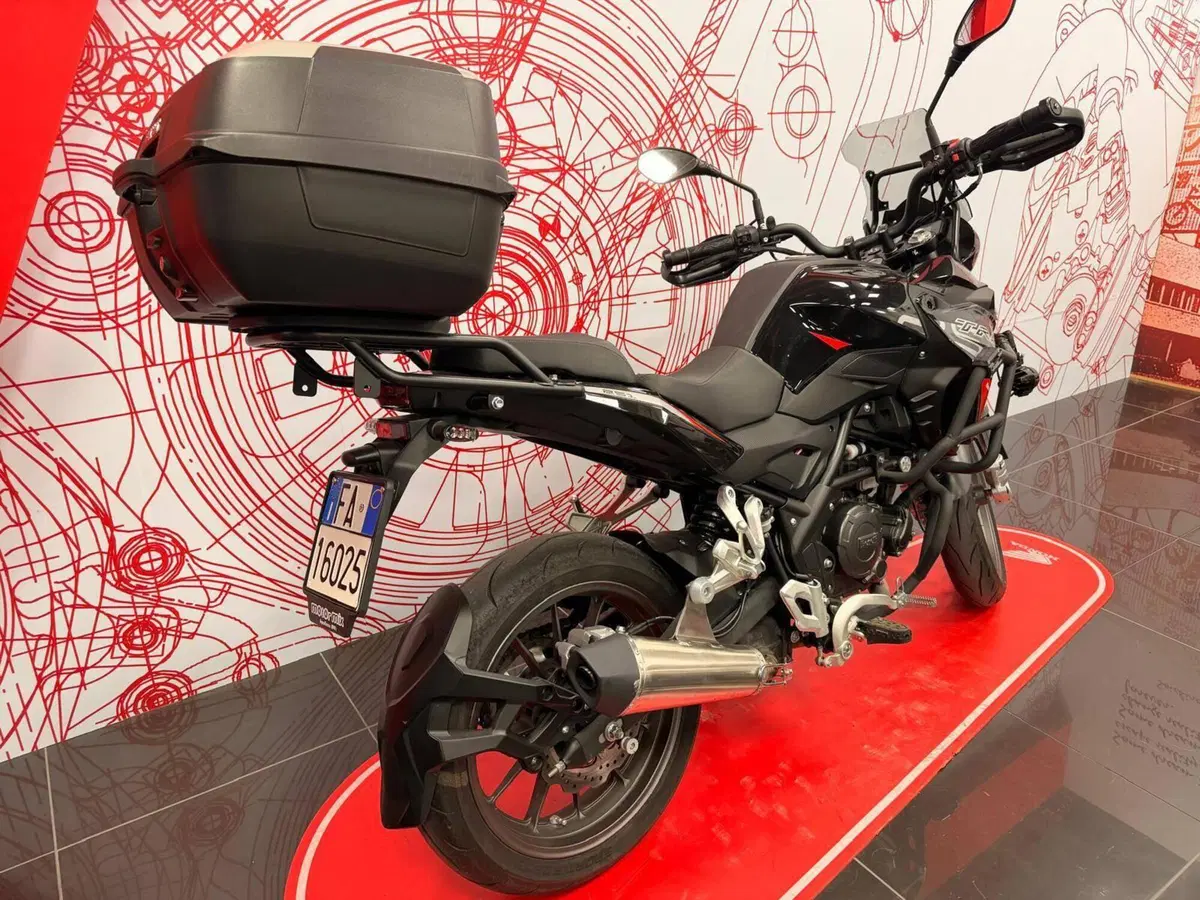 Benelli TRK 251 (2022 - 25) (3)