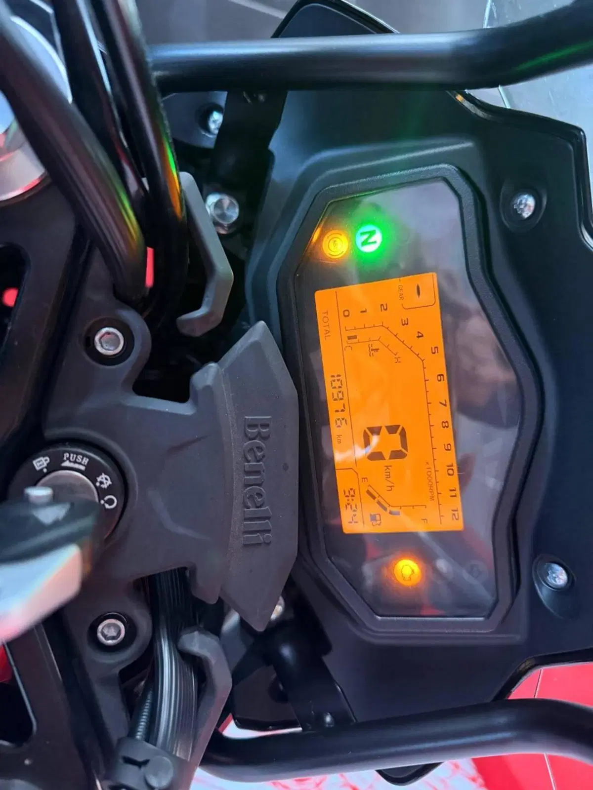 Benelli TRK 251 (2022 - 25) (9)