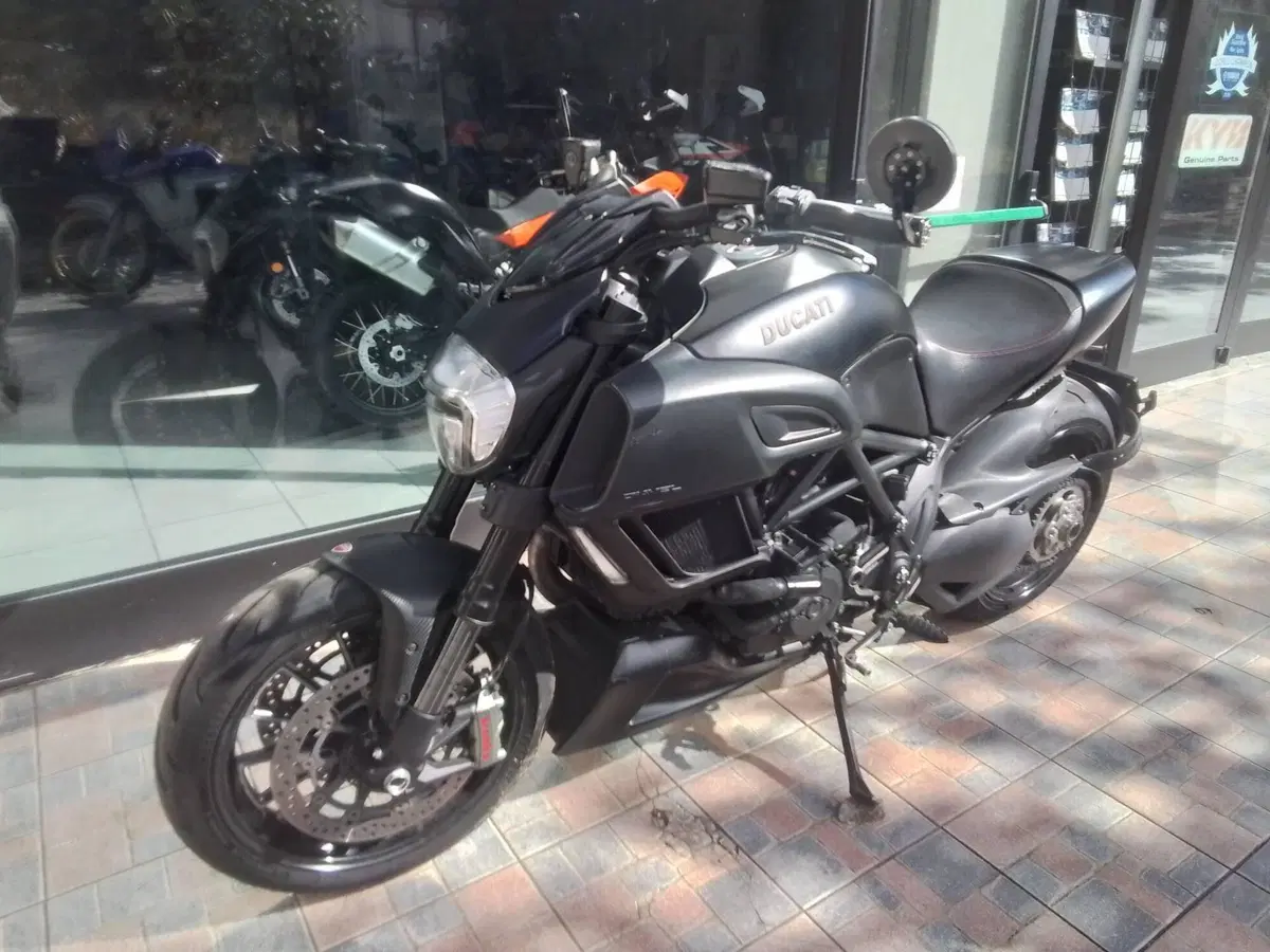 Ducati Diavel 1200 (2014 - 16) (15)