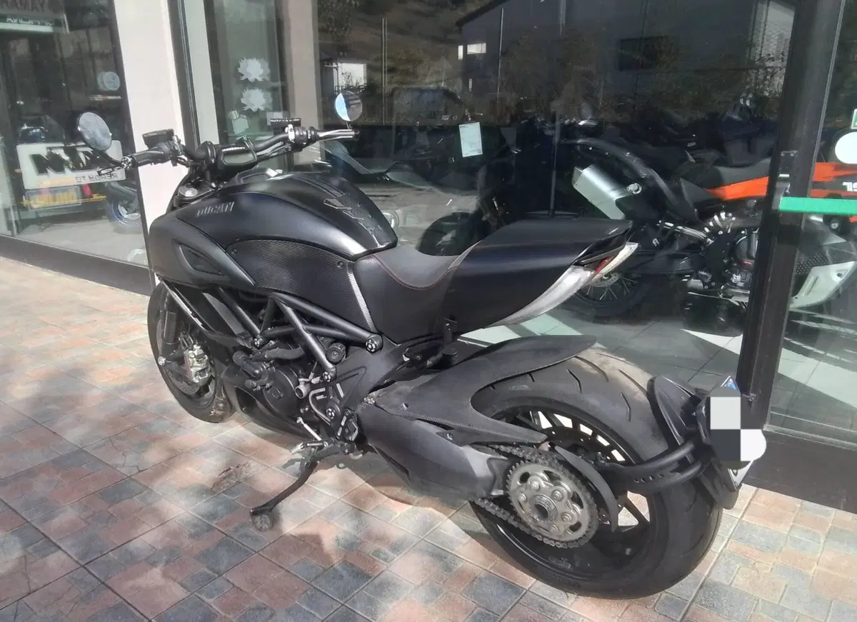 Ducati Diavel 1200 (2014 - 16) (16)