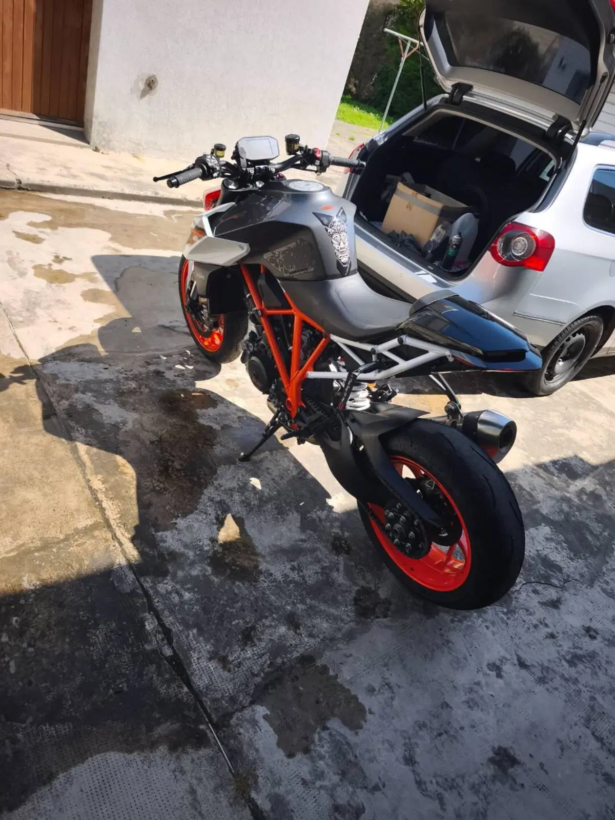KTM 1290 Super Duke R (2020) (3)