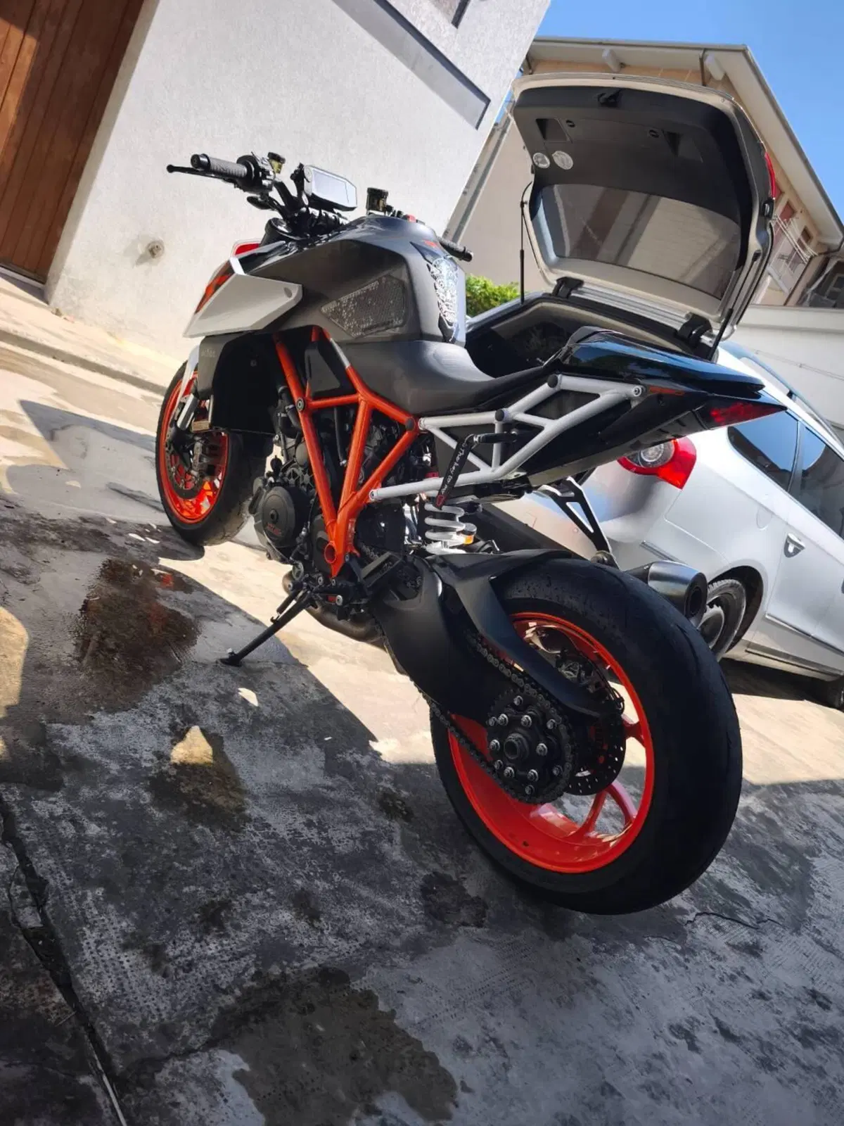 KTM 1290 Super Duke R (2020) (4)